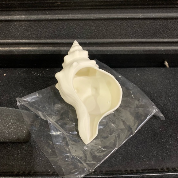 Yankee Candle Porcelain Conch Shell Tea Light Votive Candle Holder - Picture 2 of 10